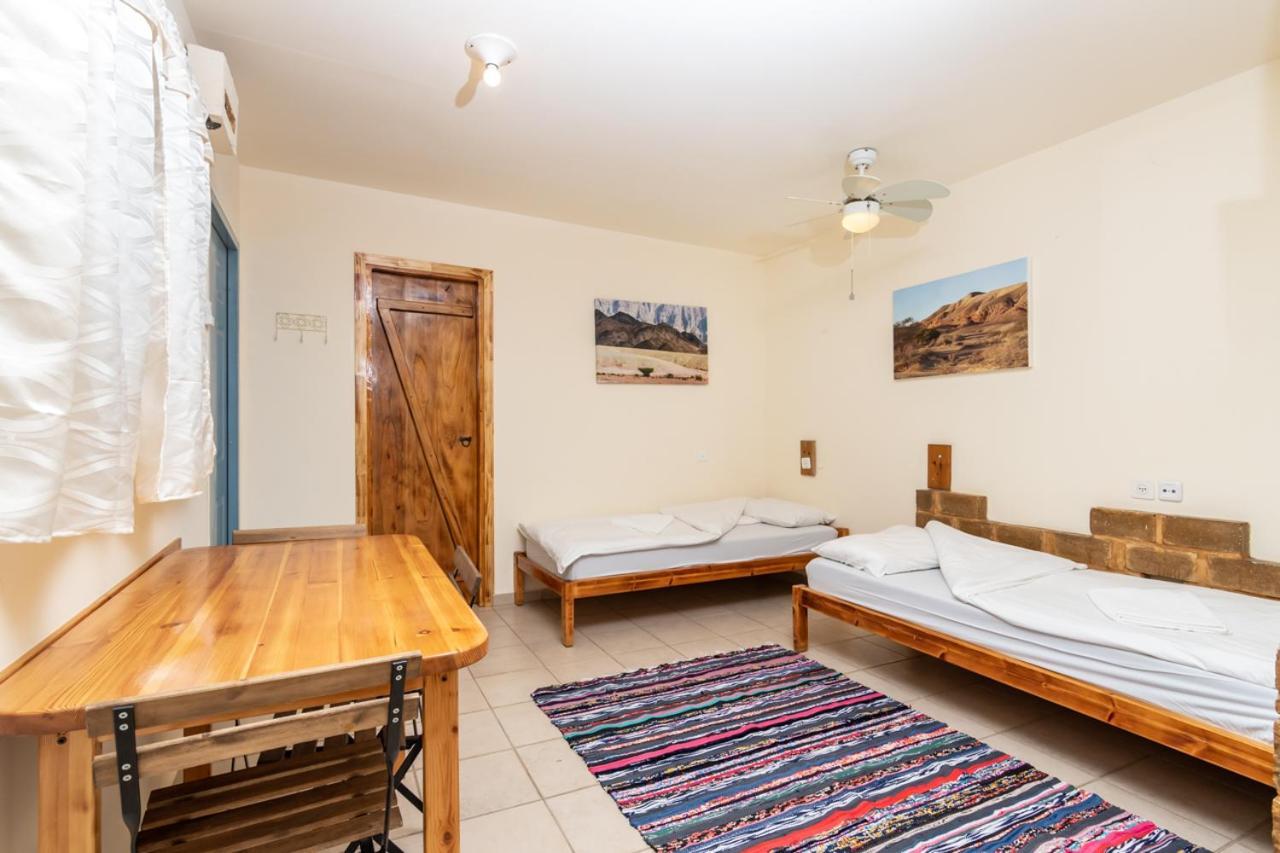 Desert Routes Inn Shvilim Ba Midbar Hazeva ภายนอก รูปภาพ