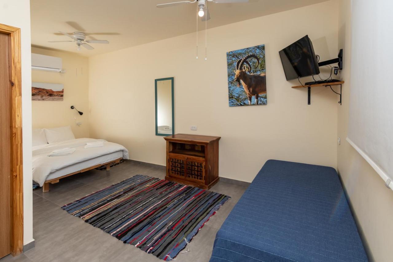Desert Routes Inn Shvilim Ba Midbar Hazeva ภายนอก รูปภาพ