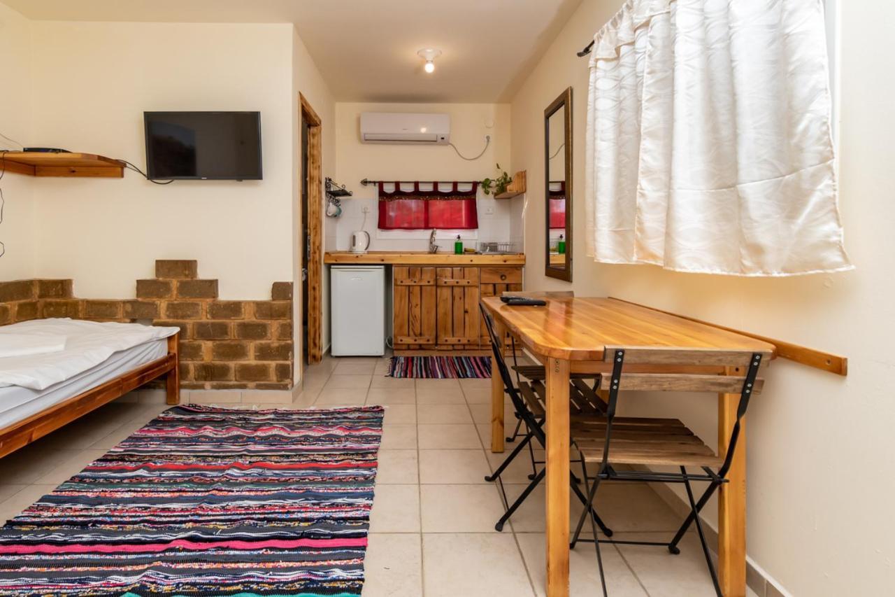Desert Routes Inn Shvilim Ba Midbar Hazeva ภายนอก รูปภาพ
