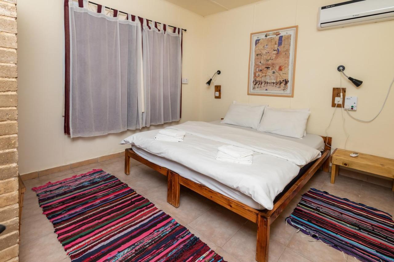 Desert Routes Inn Shvilim Ba Midbar Hazeva ภายนอก รูปภาพ