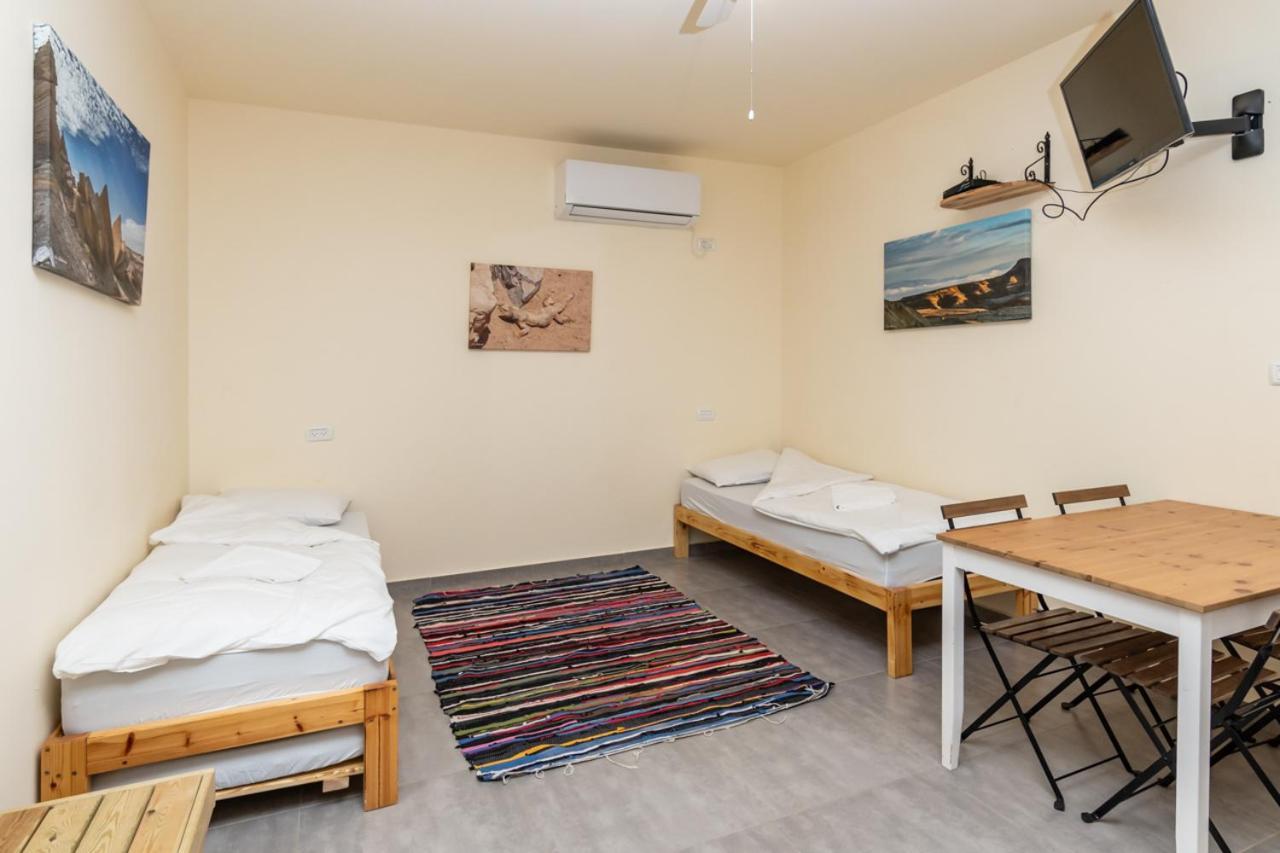 Desert Routes Inn Shvilim Ba Midbar Hazeva ภายนอก รูปภาพ