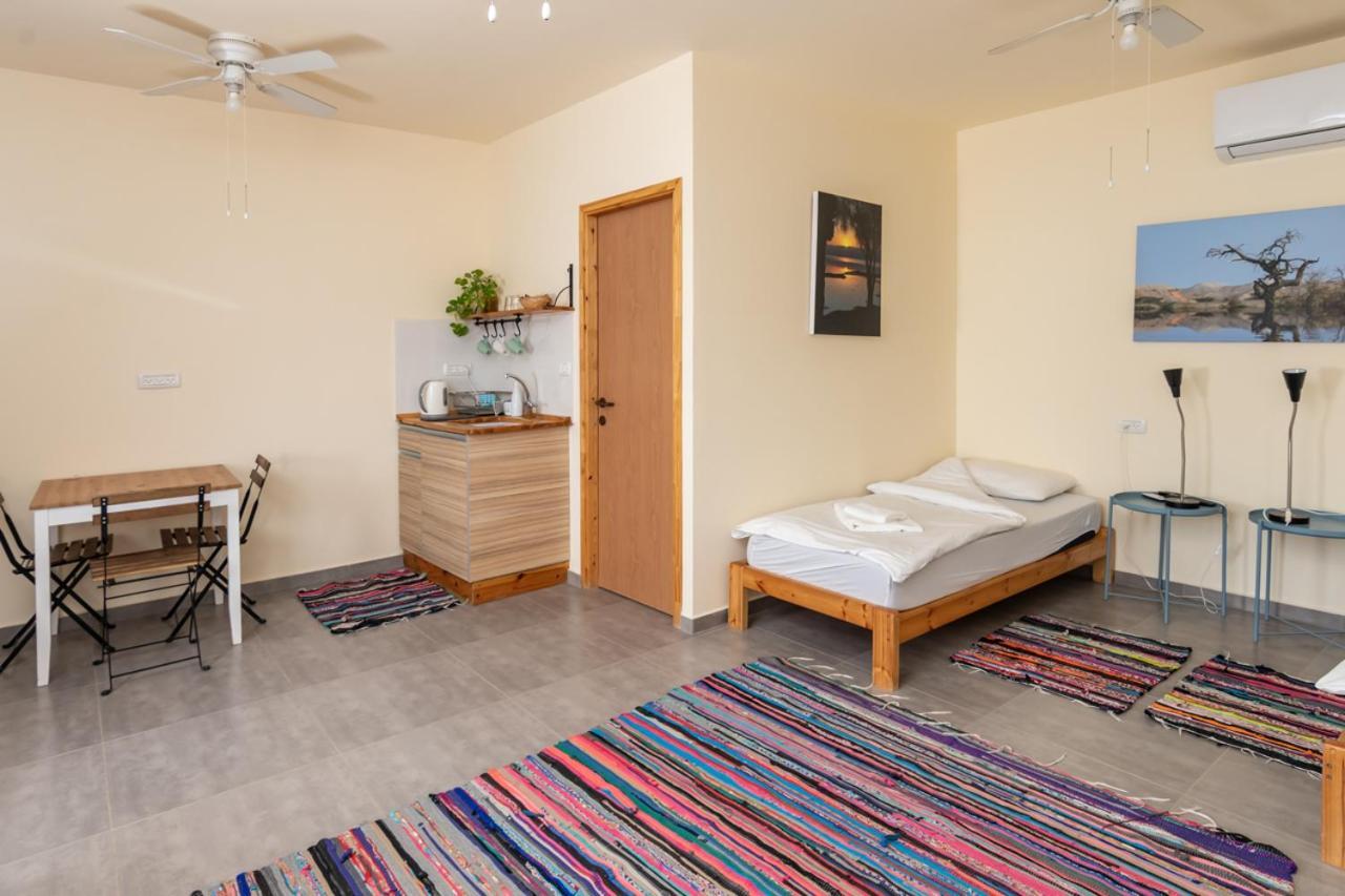 Desert Routes Inn Shvilim Ba Midbar Hazeva ภายนอก รูปภาพ