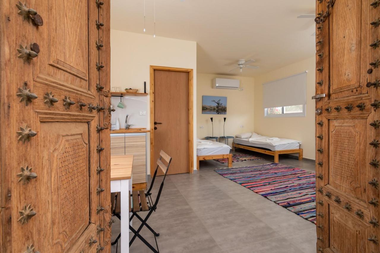 Desert Routes Inn Shvilim Ba Midbar Hazeva ภายนอก รูปภาพ